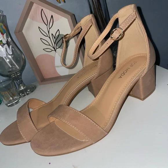 Tan heels! - Picture 3 of 5